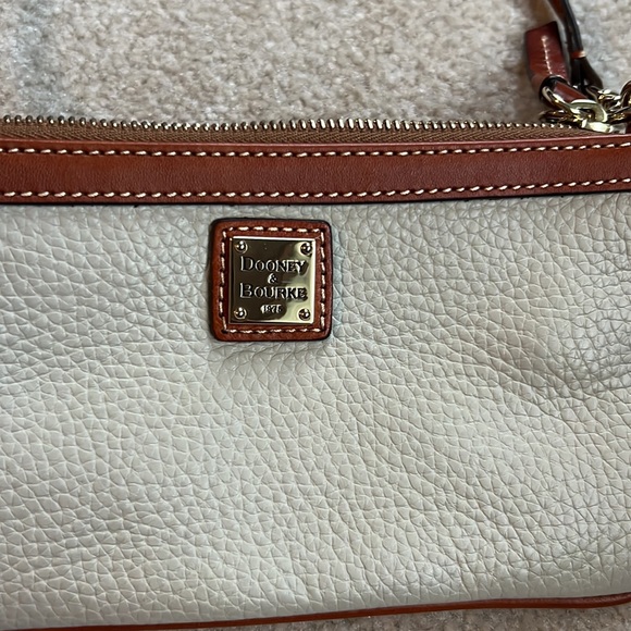 Dooney & Bourke purse - Picture 2 of 4